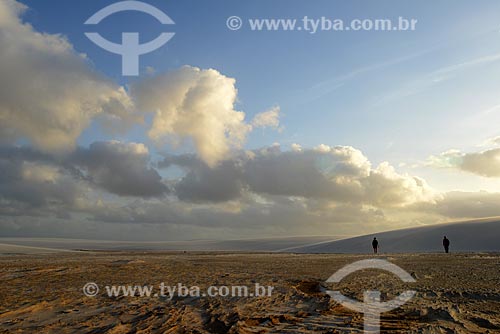  Subject: People walking in Lencois Maranhenses / Place: Barreirinhas city - Maranhao state (MA) - Brazil / Date: 10/2012 