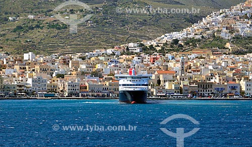  Subject: Ship near to Ermoupoli city / Place: Syros Island - Greece - Europe / Date: 04/2011 