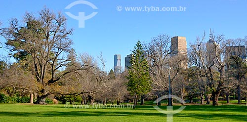  Subject: Fitzroy Garden with buildings in the background / Place: Melbourne city - Austrália - Oceania / Date: 07/2011 