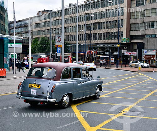  Subject: Taxi in Holloway Circus roundabout / Place: Birmingham city - United Kingdom - Europe / Date: 07/2011 