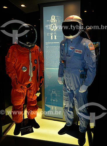  Subject: EVA suit (Extra Vehicular Activity) used when the astronauts must do activities outside the spacecraft / Place: Houston city - Texas state - United States of America - North America / Date: 09/2011 