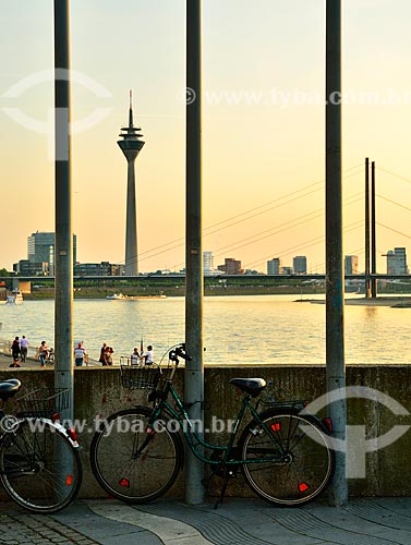  Subject: Banks of the Rhine River with Rheinkniebrücke Brigde and Rhine Tower in the background / Place: Dusseldorf city - Germany - Europe / Date: 09/2011 