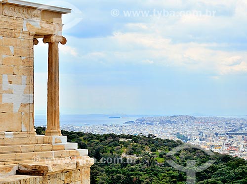  Subject: Columns of Partenon with the city in the background / Place: Athens city - Greece - Europe / Date: 04/2011 