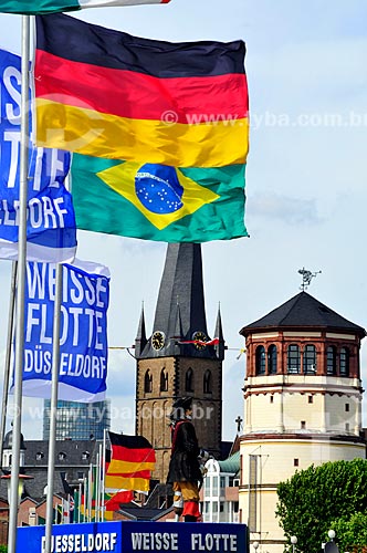  Subject: View of the Burgplatz square - where there was a castle until 1872 and left his tower to the right - with the flag of Germany and Brazil in the foreground / Place: Dusseldorf city - Germany - Europe / Date: 07/2010 