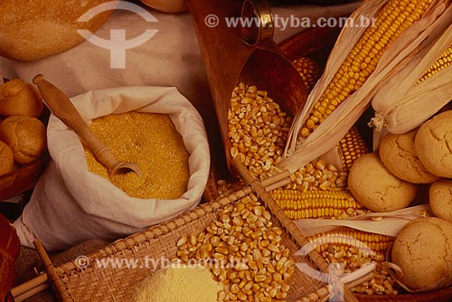  Subject: Details of foods derived from corn / Place: Studio / Date: 06/2011 