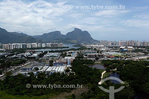  Subject: View of Bosque da Barra, buildings and Rock of Gavea  / Place: Barra da Tijuca neighborhood - Rio de Janeiro city  (RJ)  -  Brazil / Date: 12/2012 