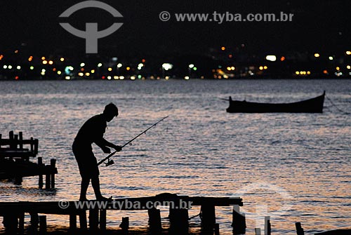  Subject: Fisherman at Conceicao Lagoon / Place: Santa Catarina state (SC) - Brazil / Date: 10/2011 