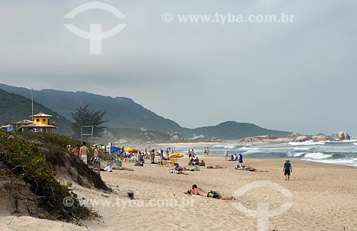  Subject: Bathers at the Praia Mole (Soft Beach) / Place: Santa Catarina state (SC) - Brazil / Date: 10/2011 