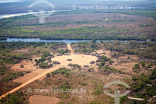  Aerial view of the Tuatuari village - Yawalapiti tribe - with the Tuatuari River  - Gaucha do Norte city - Mato Grosso state (MT) - Brazil