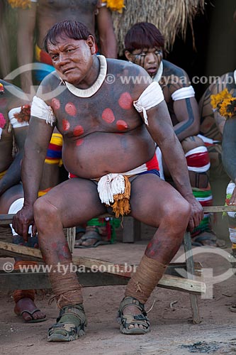  Upper Xingus Indigenous leader Aritana Yawalapiti - body painting and adornments during the Kuarup ceremony - this years ceremony in honor of the anthropologist Darcy Ribeiro - Photo Licensed (Released 94) - INCREASE OF 100% OF THE VALUE OF TABLE  - Gaucha do Norte city - Mato Grosso state (MT) - Brazil