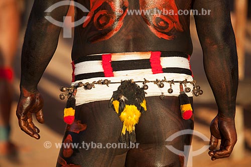  Indians Yawalapiti adorned with body painting during the ritual of the Kuarup - this years ceremony in honor of the anthropologist Darcy Ribeiro - Photo Licensed (Released 94) - INCREASE OF 100% OF THE VALUE OF TABLE  - Gaucha do Norte city - Mato Grosso state (MT) - Brazil
