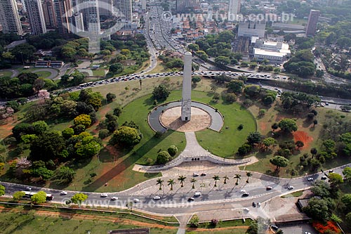  Subject: Obelisk Mausoleum of the Heroes 32 - Project Italian-Brazilian sculptor Ugo Galileo Emendabili / Place: Sao Paulo city - Sao Paulo state (SP) - Brazil / Date: 11/2012 