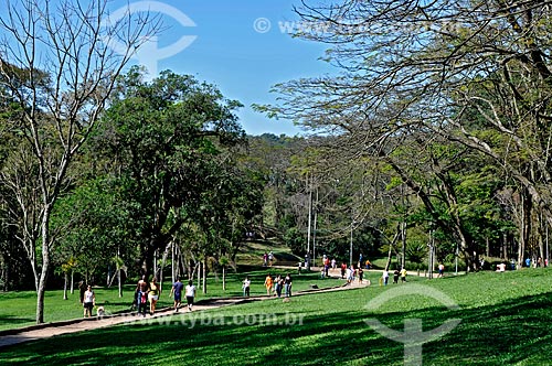  Subject: People in Carmo Park in Itaquera / Place: Itaquera neighborhood -  Sao Paulo city - Sao Paulo state (SP) - Brazil / Date: 08/2008 