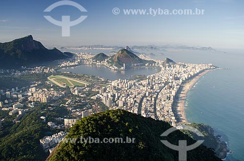  Subject: View from Lagoa and Gavea neighborhood - to the left - and Leblon and Ipanema neighborhood - to the right - from Morro Dois Irmaos (Two Brothers Mountain) / Place: Rio de Janeiro city - Rio de Janeiro state (RJ) - Brazil / Date: 07/2012 