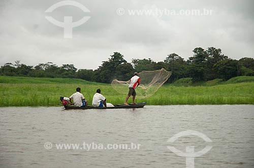  Subject: Fishermans in Mamiraua Lake / Place: Amazonas state (AM) - Brazil / Date: 10/2007 