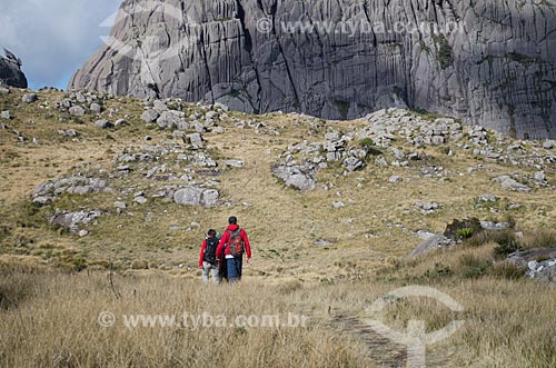  Subject: Trail of Stone Altar with Agulhas Negras Peak - in the background - at Itatiaia National Park / Place: Itatiaia city - Rio de Janeiro state (RJ) - Brazil / Date: 08/2012 