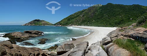  Subject: Meio Beach (Middle Beach) deserted with the Tartaruga Stone (Stone Turtle) in the background / Place: Grumari neighborhood - Rio de Janeiro city - Rio de Janeiro state (RJ) - Brazil / Date: 01/2011 