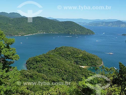  Subject: View of the Abraao Bay from the trail to Lopes Mendes - Abraaozinho Beach to the right / Place: Ilha Grande District - Angra dos Reis city - Rio de Janeiro state (RJ) - Brazil / Date: 02/2012 