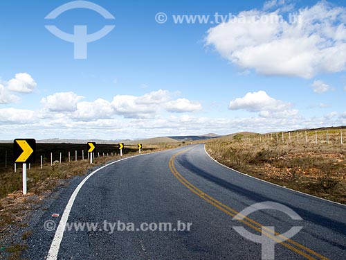 Subject: Highway MG-010 - Road crossing Serra do Cipo National Park / Place: Minas Gerais state (MG) - Brazil / Date: 07/2010 