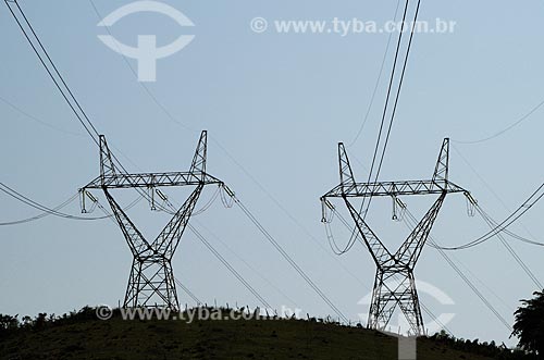  Subject: Power transmission lines near of BR-116 (Rio-Teresopolis Highway) / Place: Mage city - Rio de Janeiro state (RJ) - Brazil / Date: 09/2012 