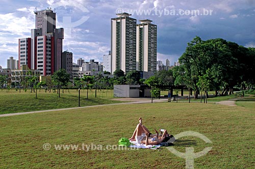  Subject: Women sunbathing in Juventude Park / Place: Santana neighborhood - Sao Paulo city - Sao Paulo state (SP) - Brazil / Date: 11/2009 