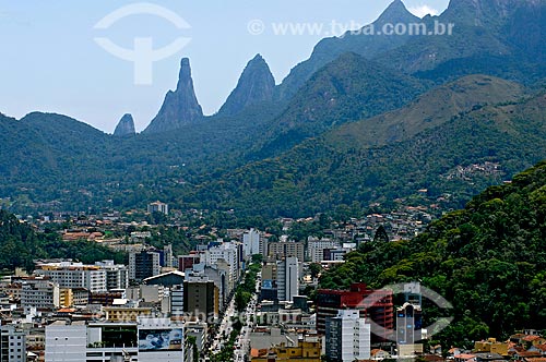  Subject: Teresopolis city, Dedo de Deus peak and the Serra dos Orgaos in the background / Place: Teresopolis city - Rio de Janeiro state (RJ) - Brazil / Date: 11/2006 