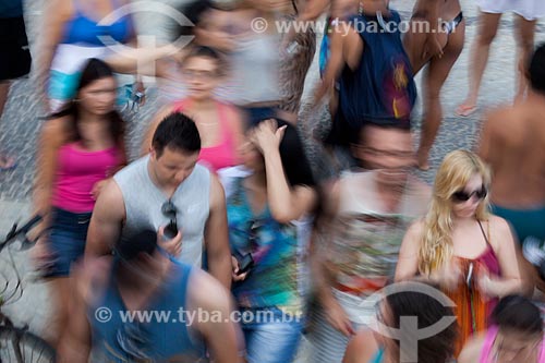  Subject: People on the boardwalk of Arpoador Beach / Place: Ipanema neighborhood - Rio de Janeiro city - Rio de Janeiro state (RJ) - Brazil / Date: 01/2013 