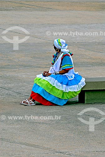  Subject: Baiana of folkloric group of congada / Place: Olimpia city - Sao Paulo state (SP) - Brazil / Date: 09/2006 