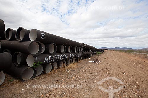  Subject: Tubing on the banks of the PE-320 Highway for construction of the Aqueduct Pajeu / Place: Near to Sao Jose do Egito city - Pernambuco city (PE) - Brazil / Date: 01/2013 