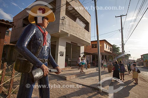  Subject: Clay sculpture in human scale at neighborhood where lived Mestre Vitalino (Vitalino Pereira dos Santos) / Place: Alto do Moura neighborhood - Caruaru city - Pernambuco state (PE) - Brazil / Date: 01/2013 