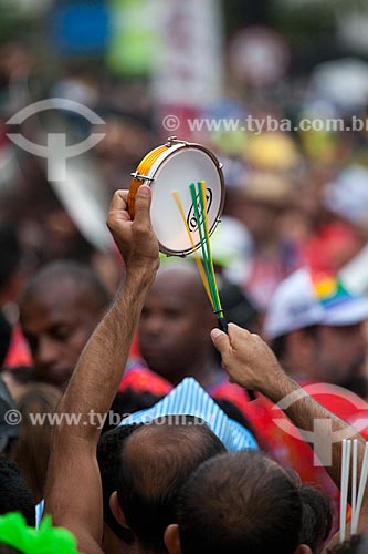  Subject: Tambourin in parade of Banda de Ipanema / Place: Ipanema neighborhood - Rio de Janeiro city - Rio de Janeiro state (RJ) - Brazil / Date: 01/2013 