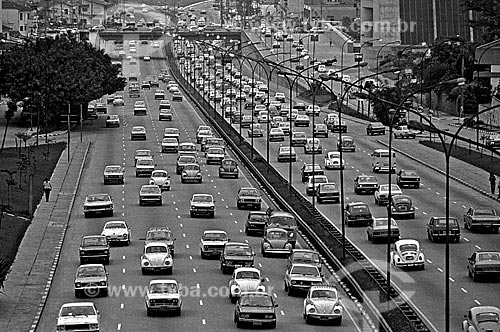  Subject: Traffic on May 23 Avenue / Place: Sao Paulo city - Sao Paulo state (SP) - Brazil / Date: 1979 