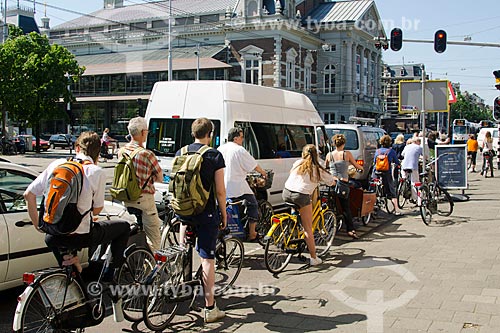  Subject: Cyclists at Van Baerlestraat - south zone of city / Place: Amsterdam city - Netherlands - Europe / Date: 05/2012 