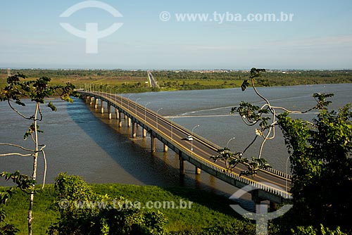  Subject: Prefeito Laercio Ribeiro Bridge (2000) - connects the cities of Iguape and Ilha Comprida / Place: Iguape city - Sao Paulo state (SP) - Brazil / Date: 11/2012 