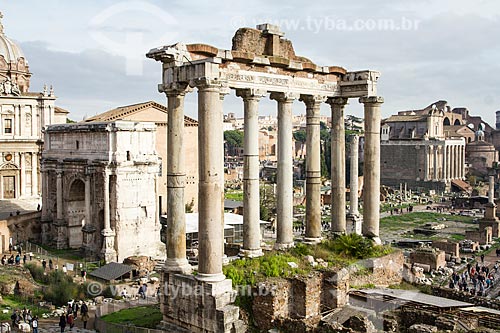  Subject: View of the Roman Forum (Foro Romano) with the Arch of Septimius Severus (Arco di Settimio Severo) / Place: Rome - Italy - Europe / Date: 12/2012 