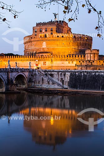  Subject: Castel Sant Angelo and Sant Angelo Bridge on the Tiber River / Place: Rome - Italy - Europe / Date: 12/2012 