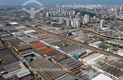  Subject: Warehouses in Henry Ford Avenue with viaduct of BRT (Bus Rapid Transit) transport sistem - better known as jumps the queue - on the banks of Tamanduatei River / Place: Mooca neighborhood - Sao Paulo city - Sao Paulo state (SP) - Brazil / Da 