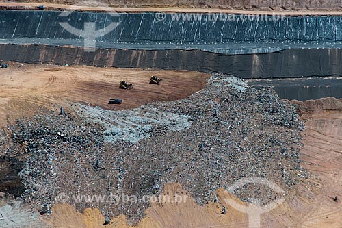  Subject: Sanitary landfill of Caieiras city / Place: Caieiras city - Sao Paulo state (SP) - Brazil / Date: 02/2013 