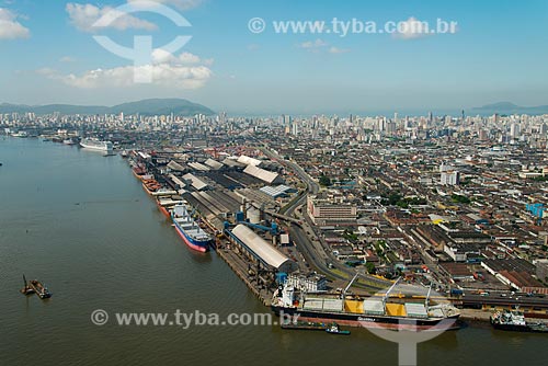  Subject: Santos Port with the city in the background / Place: Santos city - Sao Paulo state (SP) - Brazil / Date: 02/2013 