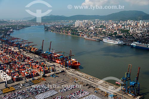 Subject: View of TECON - Santos Container Terminal - with the Santos city in the background / Place: Vicente de Carvalho neighborhood - Guaruja city - Sao Paulo state (SP) - Brazil / Date: 02/2013 