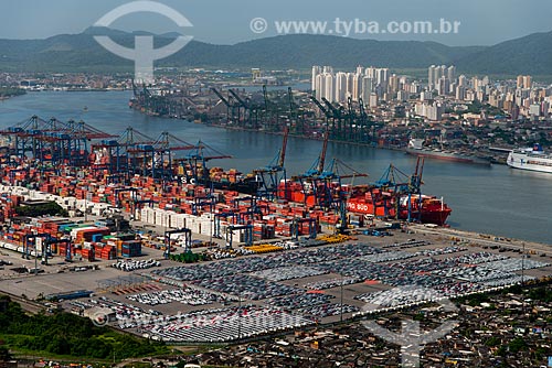  Subject: View of TECON - Santos Container Terminal - with the Santos city in the background / Place: Vicente de Carvalho neighborhood - Guaruja city - Sao Paulo state (SP) - Brazil / Date: 02/2013 