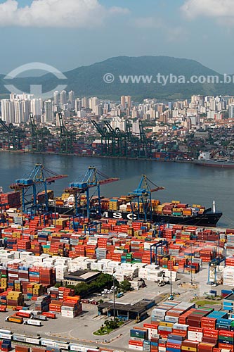 Subject: View of TECON - Santos Container Terminal - with the Santos city in the background / Place: Vicente de Carvalho neighborhood - Guaruja city - Sao Paulo state (SP) - Brazil / Date: 02/2013 