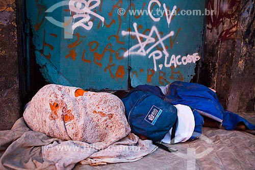  Subject: Children sleeping on the street during the occupation in Jacarezinho and Manguinhos slums set for deployment of Pacification Police Unit (UPP) / Place: Rio de Janeiro city - Rio de Janeiro state (RJ) - Brazil / Date: 10/2012 
