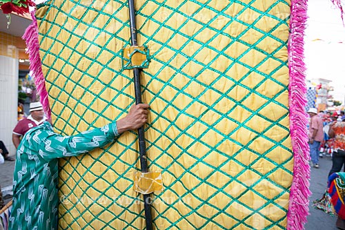  Subject: Man holding banner of Rural Maracatu - also known as Baque Solto Maracatu / Place: Nazare da Mata city - Pernambuco state (PE) - Brazil / Date: 02/2013 