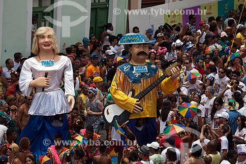  Giant puppet of Olinda during the street carnival - represent  Zuza Miranda and Thais - couple responsible for the parade that distributes Munguza (a type of corn porridge) on their parade on Ash Wednesday   - Olinda city - Pernambuco state (PE) - Brazil