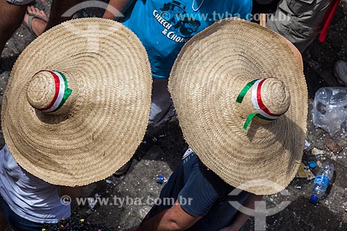  Subject: Revelers wearing sombrero (Mexican Hat) during carnival / Place: Olinda city - Pernambuco state (PE) - Brazil / Date: 02/2013 