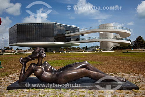  Subject: Sculpture by Abelardo da Hora in the gardens of the Cabo Branco Station - also known as Science, Culture and Arts Station - with the Mirante Tower in the background / Place: Joao Pessoa city - Paraiba state (PB) - Brazil / Date: 02/2013 