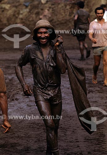  Subject: Worker in the mining of Serra Pelada - considered the largest gold mine at open pit of world in the 80s / Place: Serra Pelada District - Curionopolis city - Para state (PA) - Brazil / Date: Década de 80 