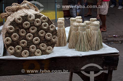  Subject: Brooms of straw Carnauba for sale at street fair of Guarabira city / Place: Guarabira city - Paraiba state (PB) - Brazil / Date: 02/2013 