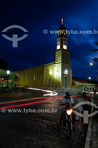  Subject: View of traffic at Presidente Getulio Vargas Street  with Matriz Church of Nossa Senhora da Conceicao (1834) in the background / Place: Areia city - Paraiba state (PB) - Brazil / Date: 02/2013 